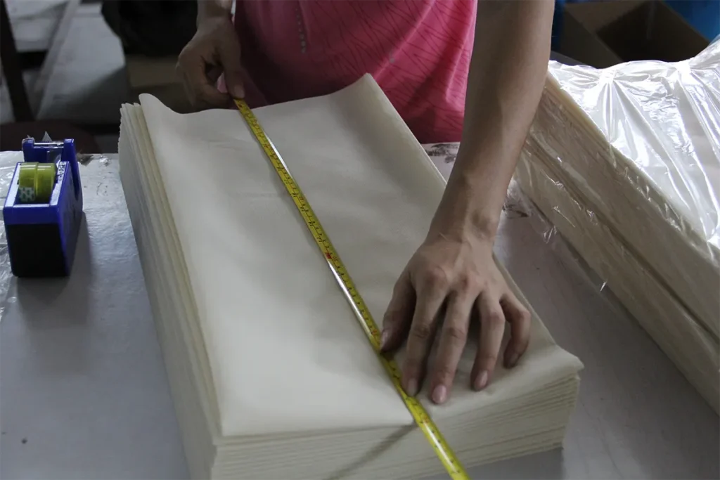 Measure Dimension Of Nonwoven Tablecloths