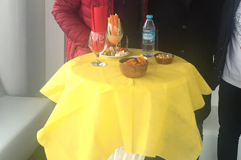 Yellow Non-woven Fabric Tablecloth