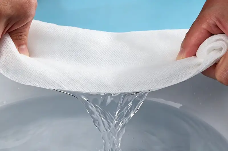 Takewind filter non woven fabric hydrophilic performance test, water flows through spunbond filter material